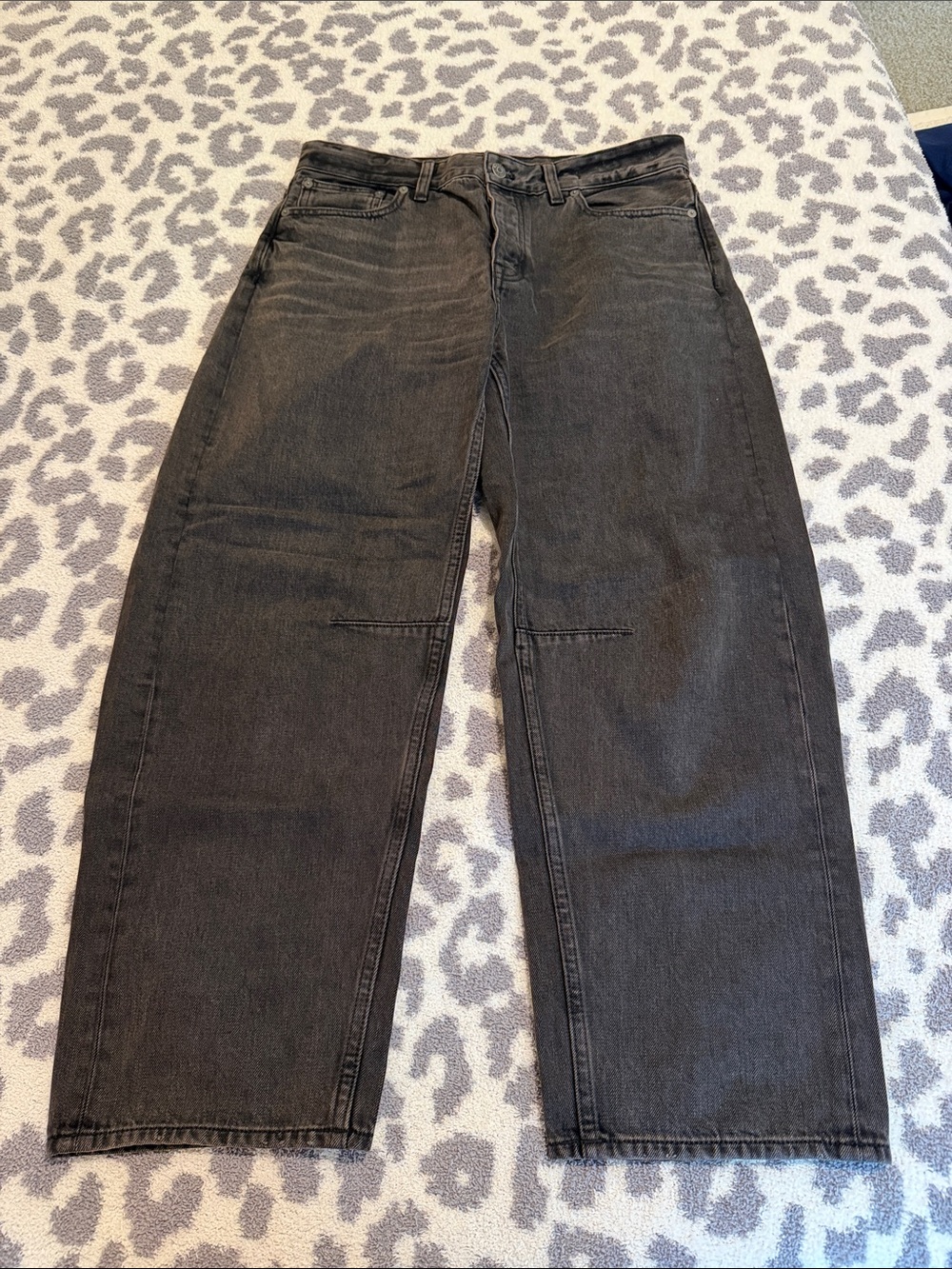 Madewell Women’s Washed Black Darted Barrel Leg Jeans